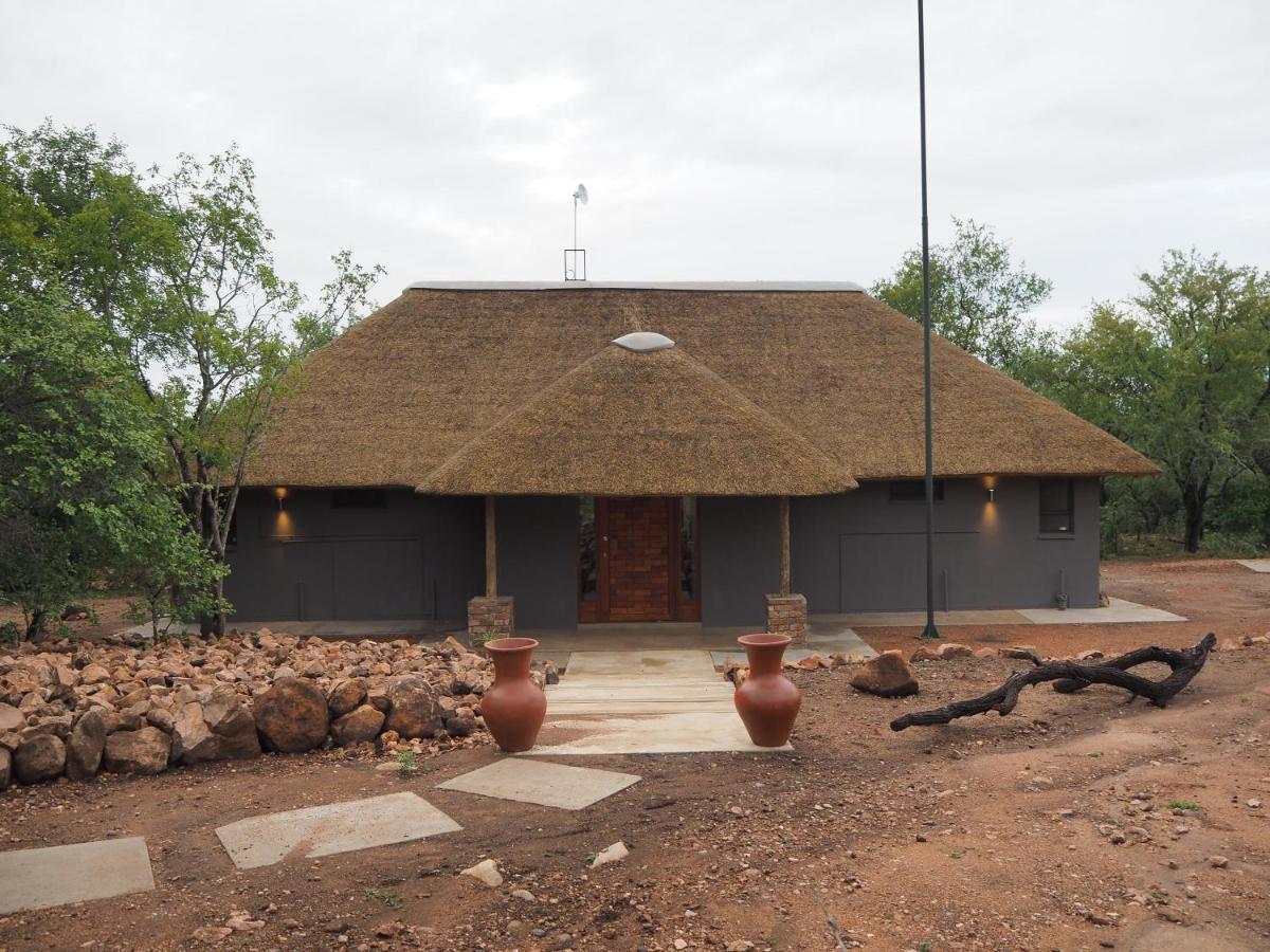 Pata Pata House Villa Marloth Park Bagian luar foto