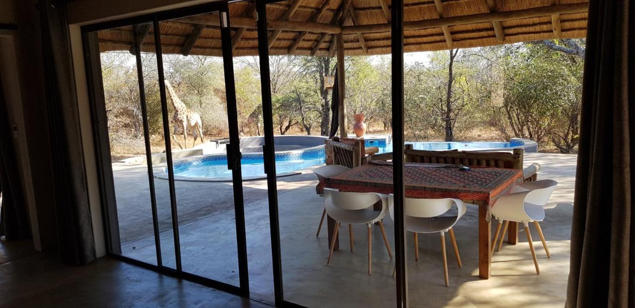Pata Pata House Villa Marloth Park Bagian luar foto